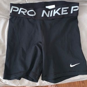 Black Nike pro shorts XS